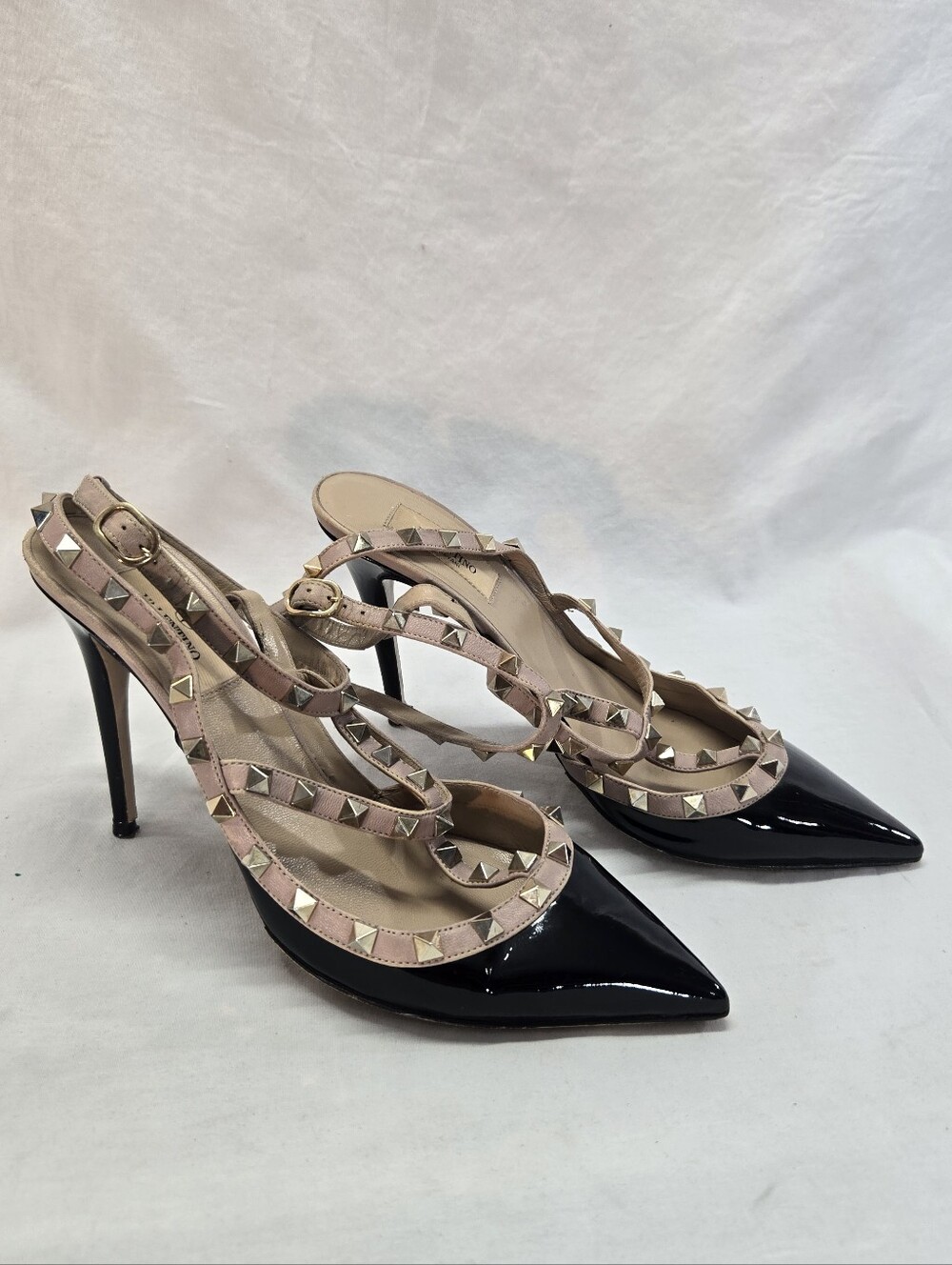 Valentino Garavani Women's Size 40 Rockstud Caged Black Patent Leather Pumps